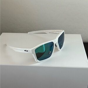 New Oakley Targetline Sunglasses 009397-0658 Prizm - White Frame / Sapphire Lens